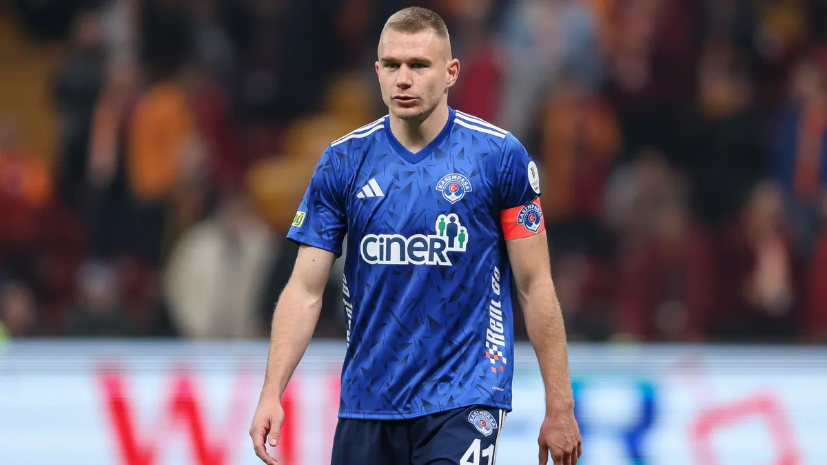 „Teljesítménye sajnos alulmúlja a várakozásainkat” – a Kasimpasa edzője nem elégedett Szalai Attilával