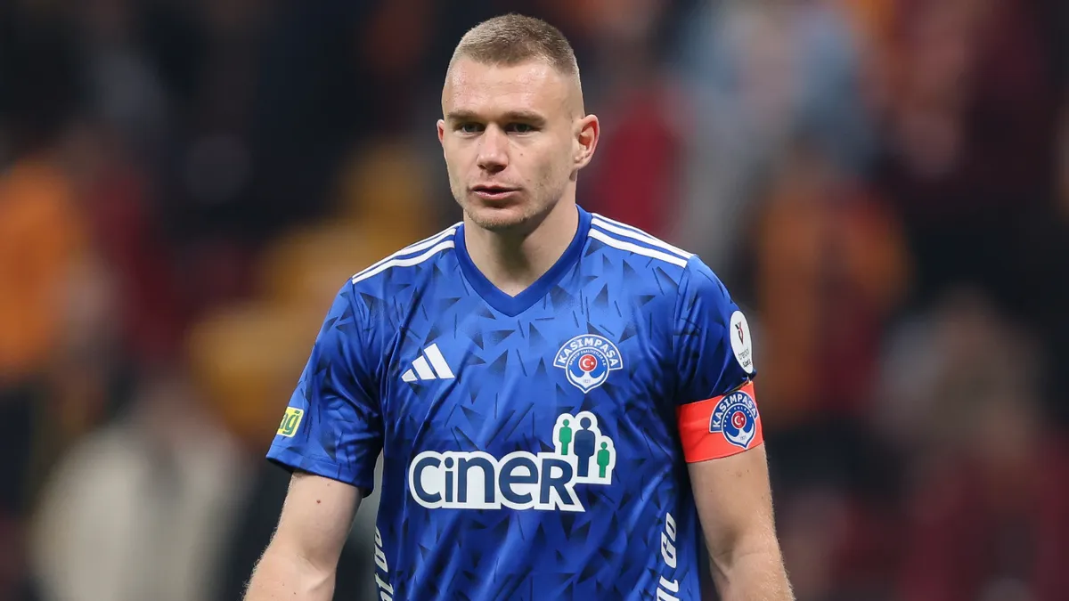 Kiderült milyen anyagi feltételekkel kerülhet Szczecinbe Szalai Attila – sajtóhír