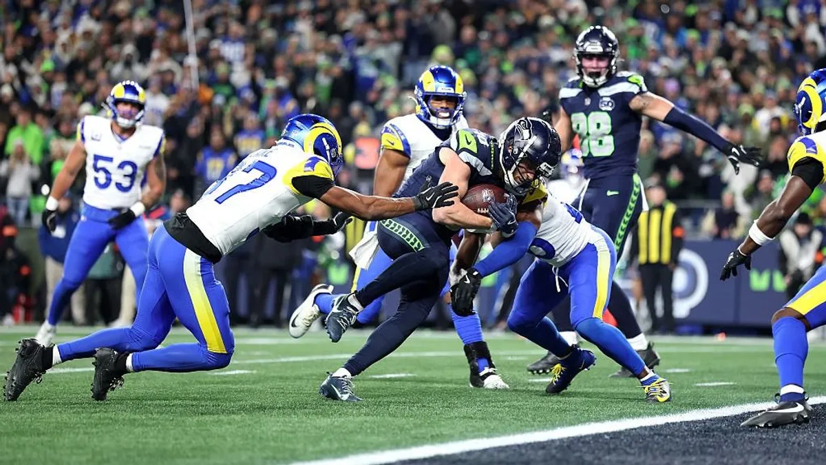 Újabb izgalmas végjáték után a Seattle a Rams legyőzésével jutott a Super Bowlba – videó