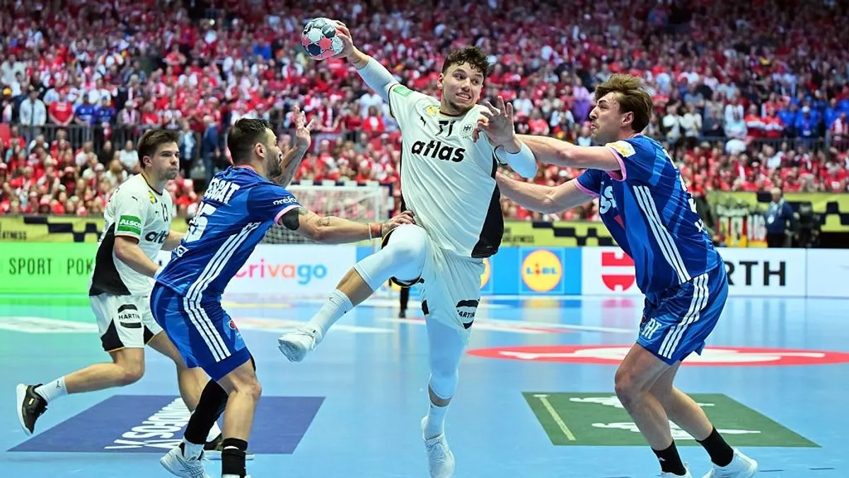 Magabiztos játékkal nyerte meg a franciák elleni rangadót, s így döntős Németország a férfi kézi Eb-n