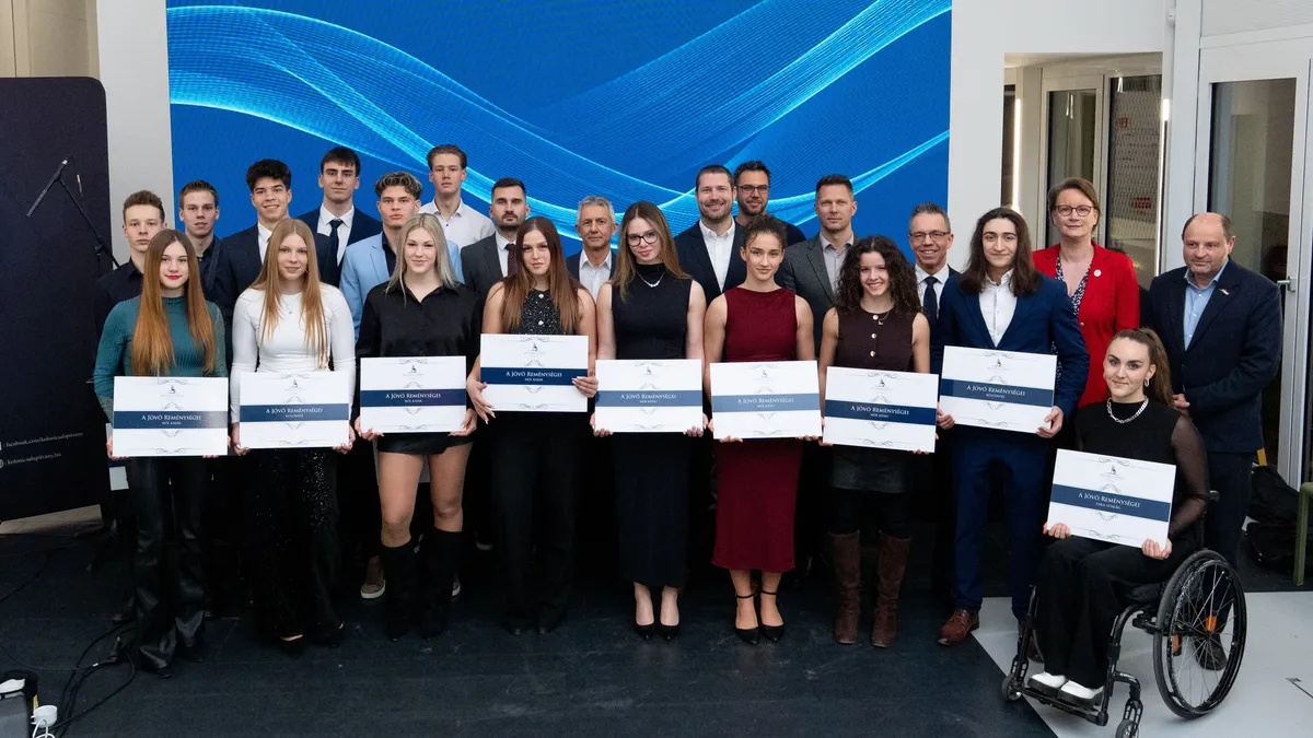 Tizenhét fiatal részesült a Jövő Reménységei-ösztöndíjban