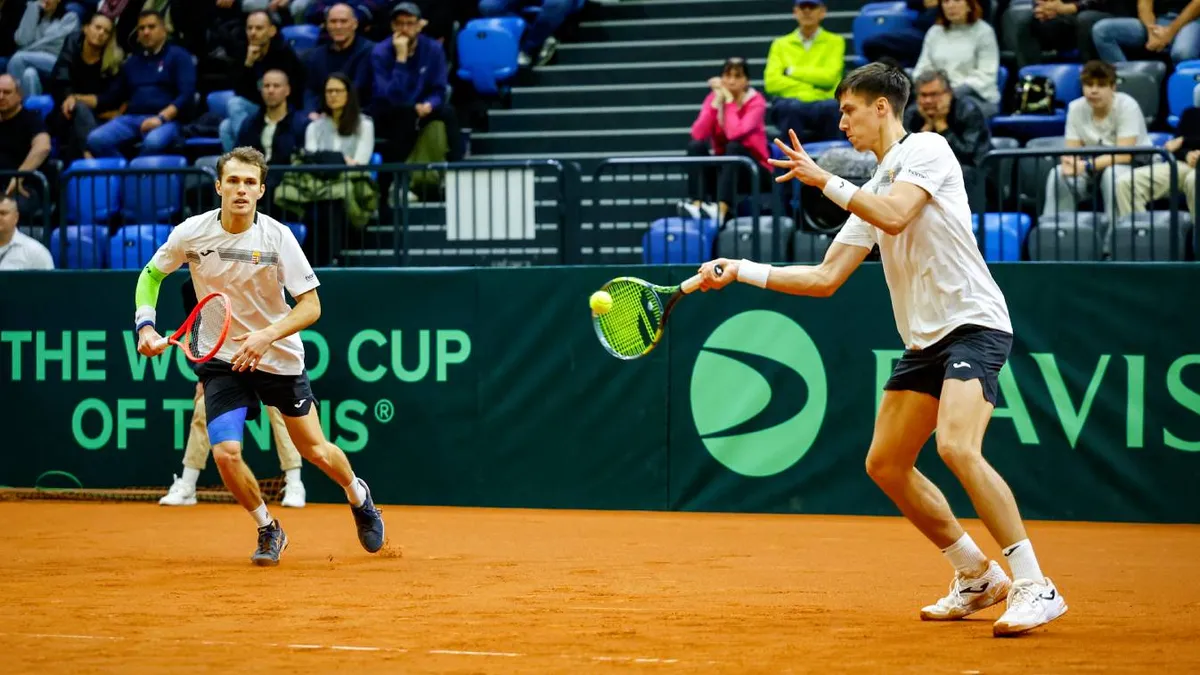 Döntő szettben a párost is az amerikaiak nyerték meg, és továbbjutottak a Davis-kupában