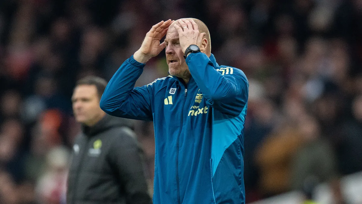 Premier League: négy hónap után menesztette Dyche-t a Nottingham Forest