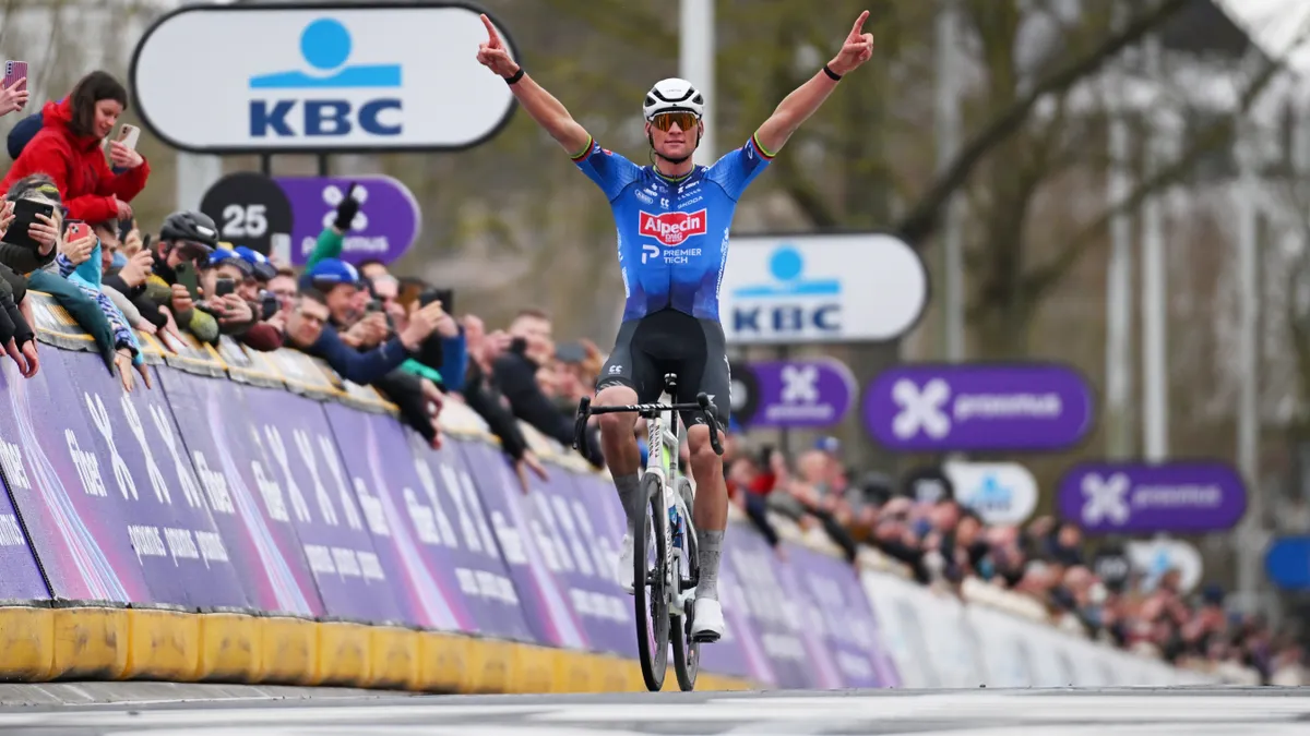 Ülve hagyta állva ellenfeleit Mathieu van der Poel