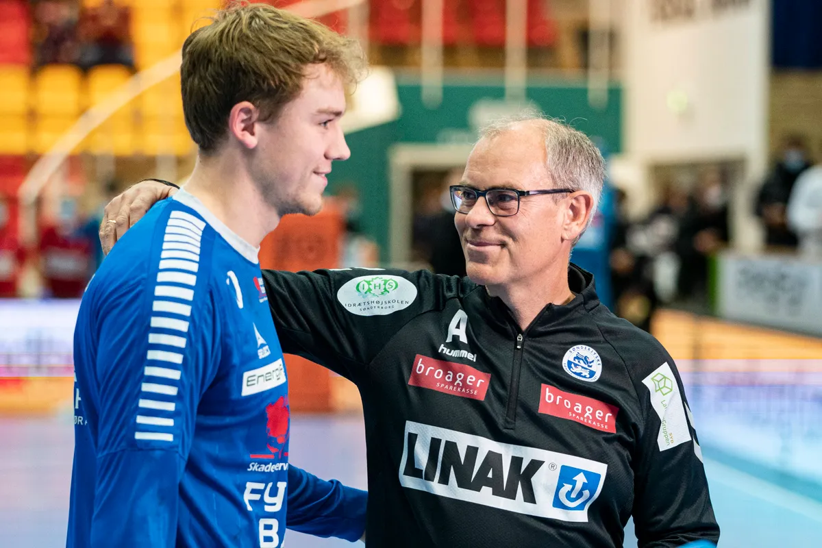 Far og soen mod hinanden. Jan Pytlick traener for Soenderjyske imod sin soen Simon Bogetoft Pytlick der spiller for GOG.