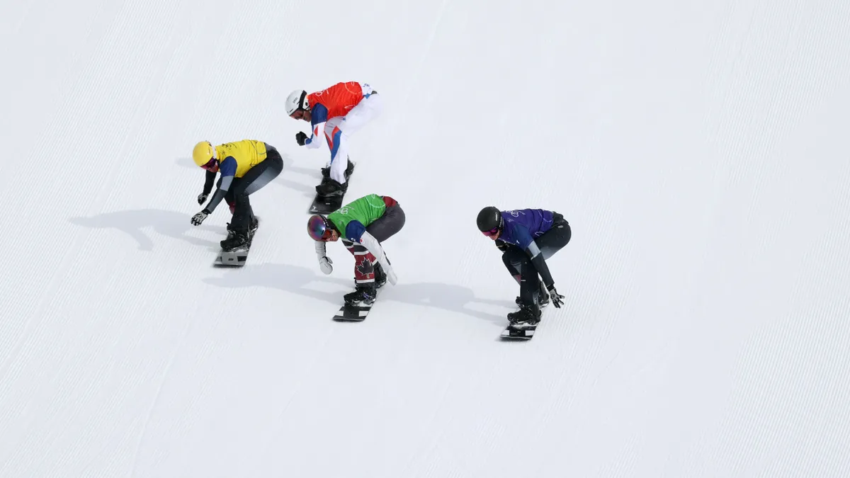 A célfotó döntött a férfi hódeszkások krossz versenyszámában