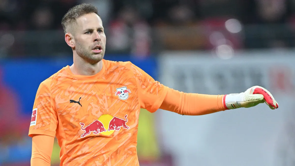 Vége a találgatásnak: Gulácsi hosszabbított a Lipcsével