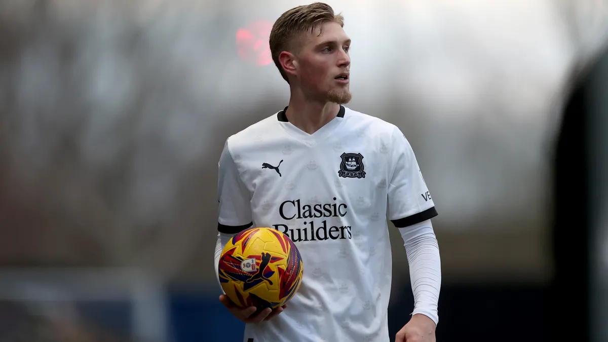 Szűcs Kornél távozhat a Plymouthtól, patinás szerb csapatnál folytathatja – sajtóhír