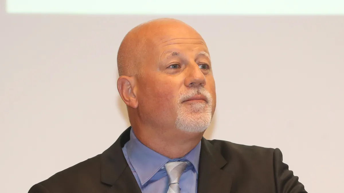 Héder Barna kiüresítette a cégét, a végrehajtó sem tudja utolérni