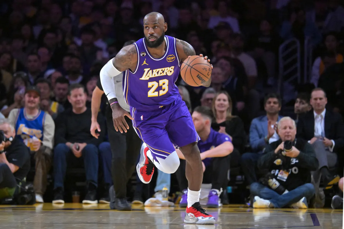 NBA: Dallas Mavericks at Los Angeles Lakers