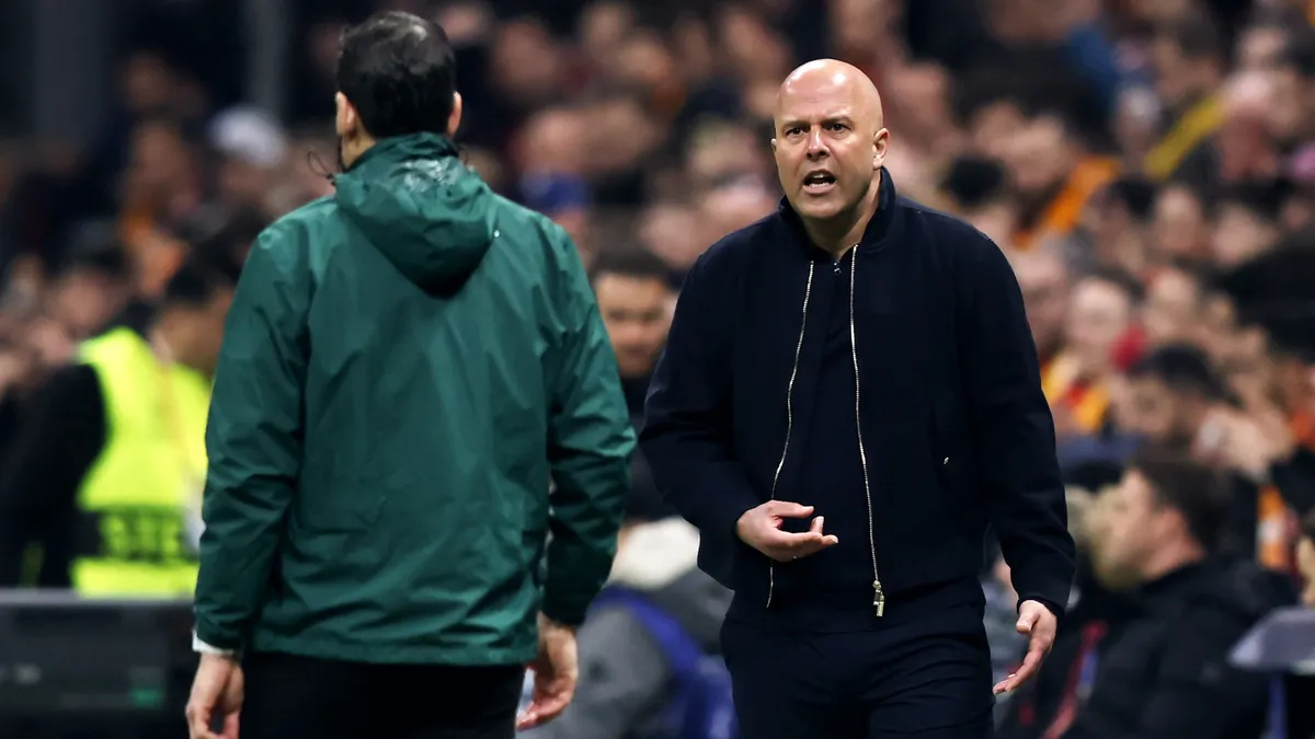 Arne Slot a játékvezető és a VAR döntését bírálta a Liverpool BL-veresége után