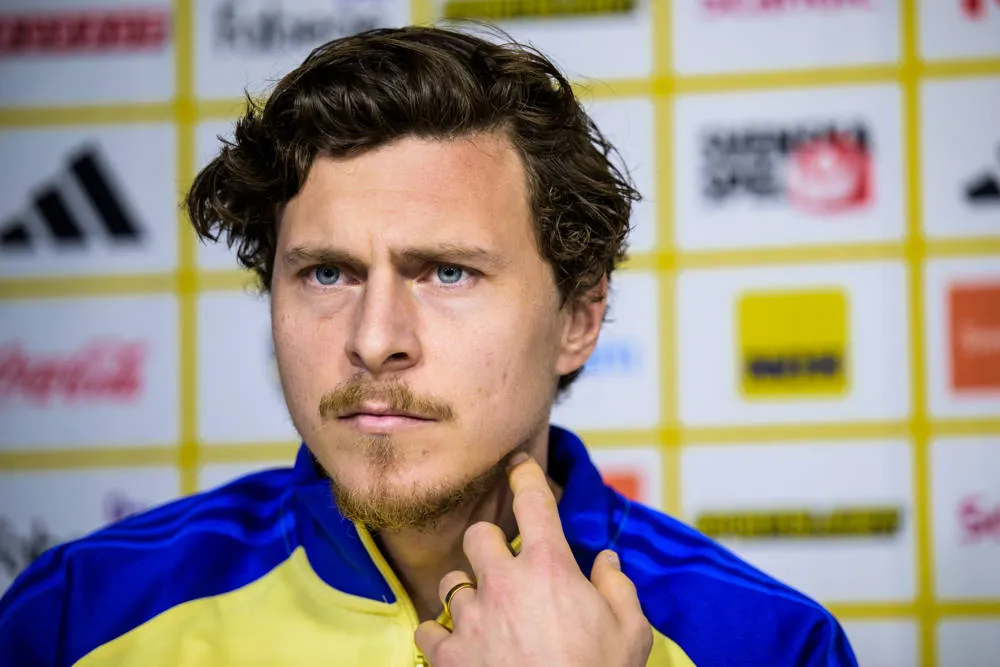 260325 Victor Nilsson Lindelöf of the Swedish national football team during a press conference, PK, Pressekonferenz on M