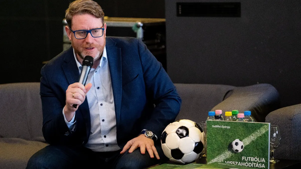 Debrecenben is bemutatták a Futbólia visszahódítása című könyvet