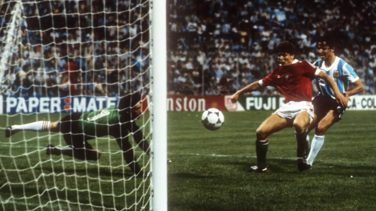 Eladó Sallai Sándor a '82-es vb-n az argentinok ellen viselt meze