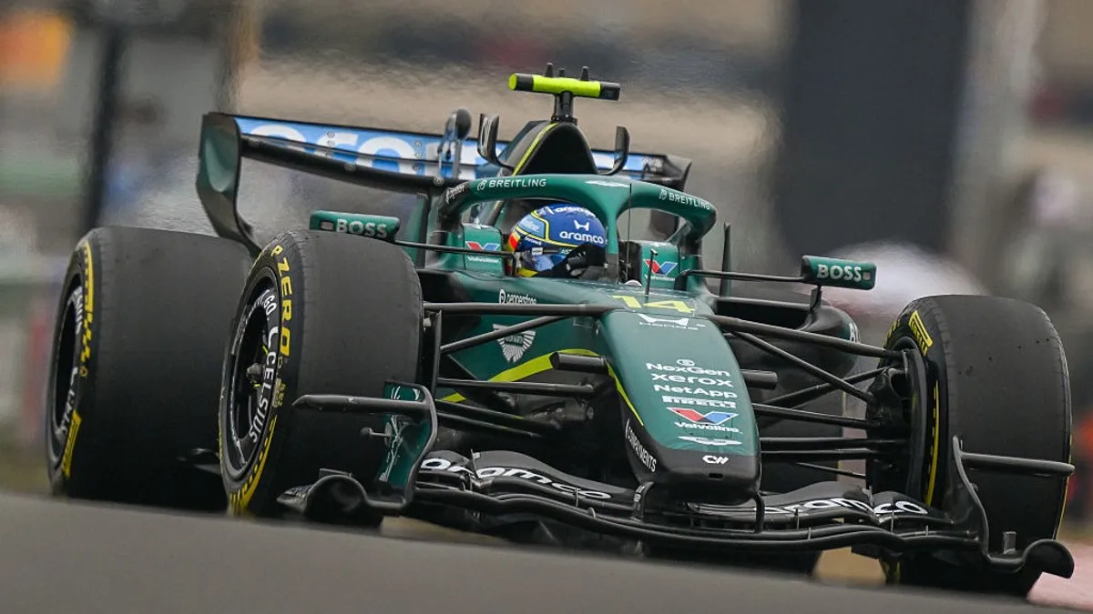 F1: Alonso késve utazik Szuzukába, mert apuka lesz