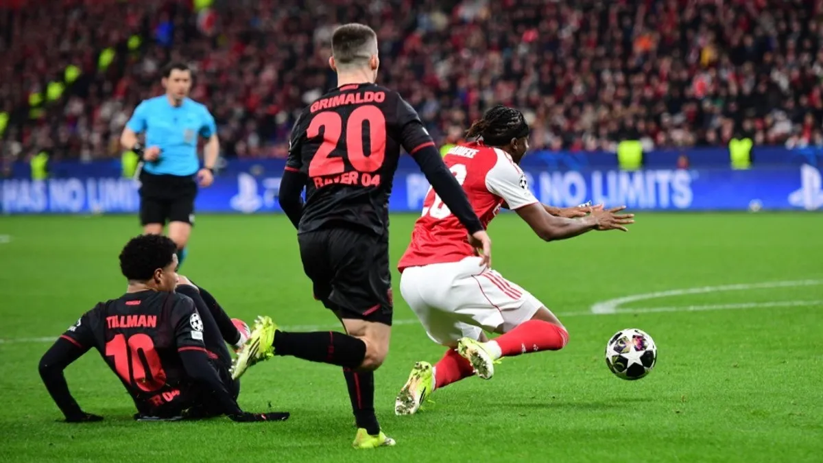 „Éreztem, hogy hozzáér a lábamhoz, tudtam, ha elesek, tizenegyes lesz” – Madueke az Arsenal egyenlítéséről