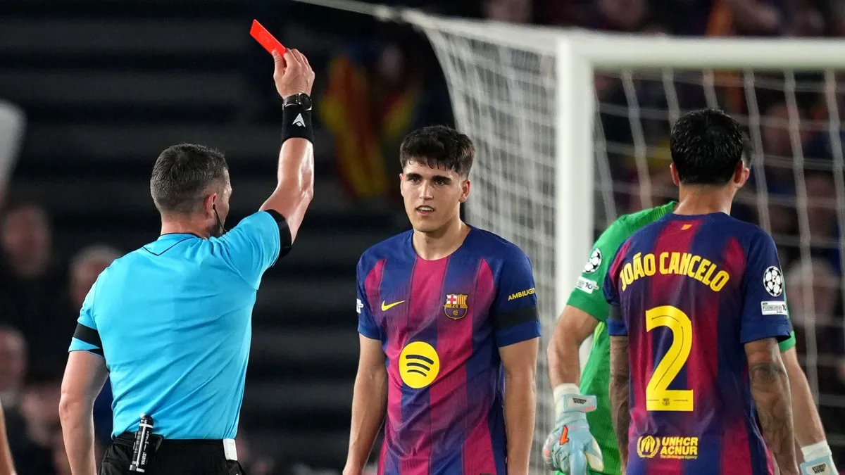 A szabálytalanság, amely után Kovács István kiállította Cubarsít a Barcelona–Atlético BL-negyeddöntőben