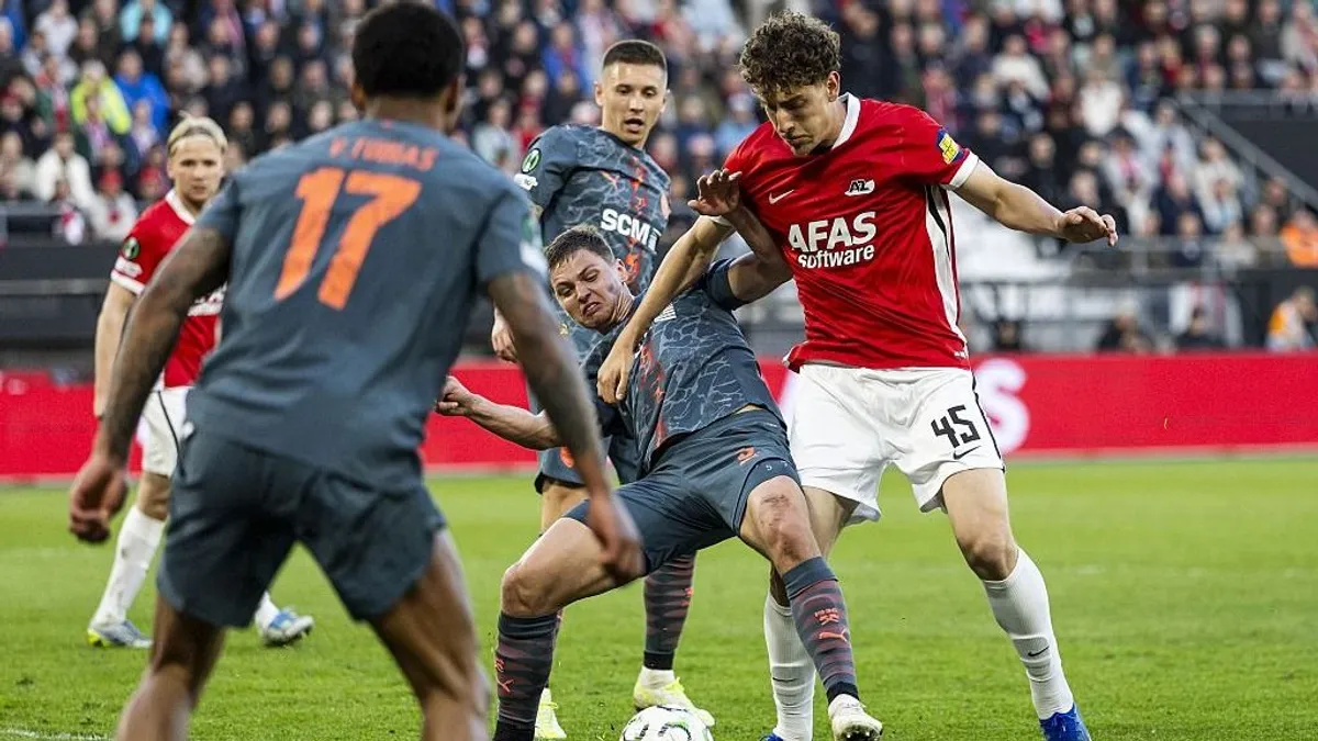 Kovács Bendegúz gólpasszal debütált, az AZ döntetlennel búcsúzott a Konferencialigától