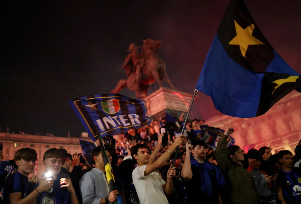 Serie A - Inter Milan fans celebrate winning Serie A