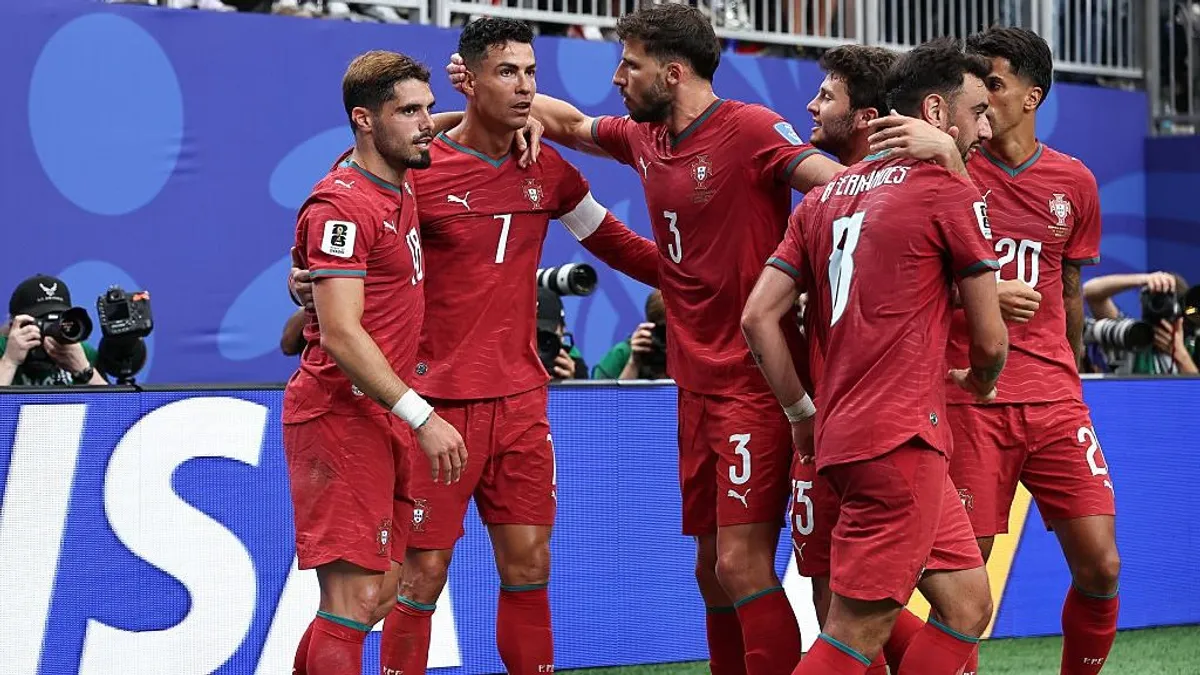 Portugália magabiztosan vezet Üzbegisztán ellen egy félidő után