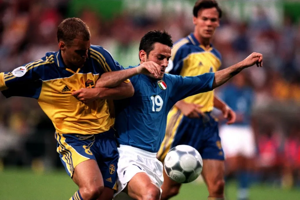 Soccer - Euro 2000 - Group B - Italy v Sweden