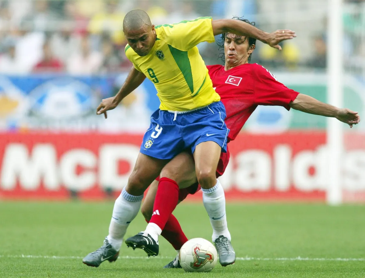 FUSSBALL: WM 2002 in JAPAN und KOREA, BRA - TUR 2:1