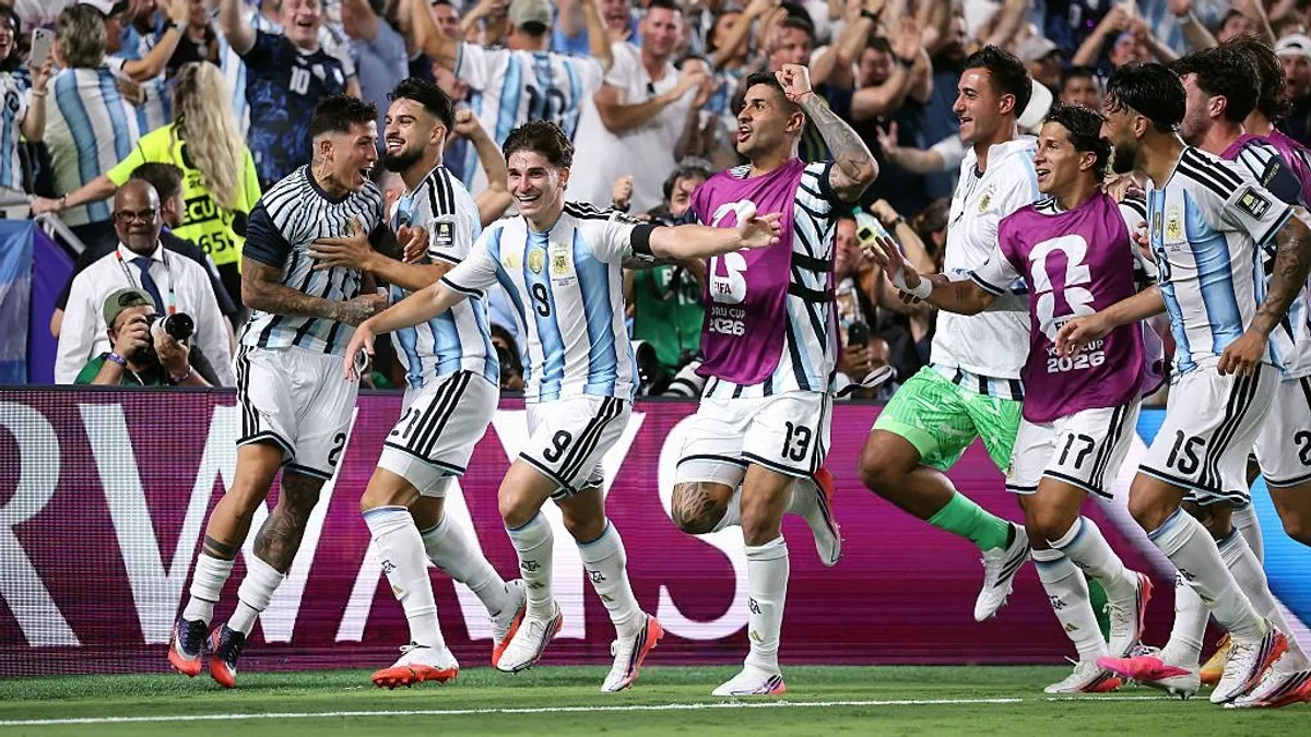 Sokba került Embolo butasága Svájcnak, Argentína emberelőnyben, hosszabbítás után jutott be a négy közé