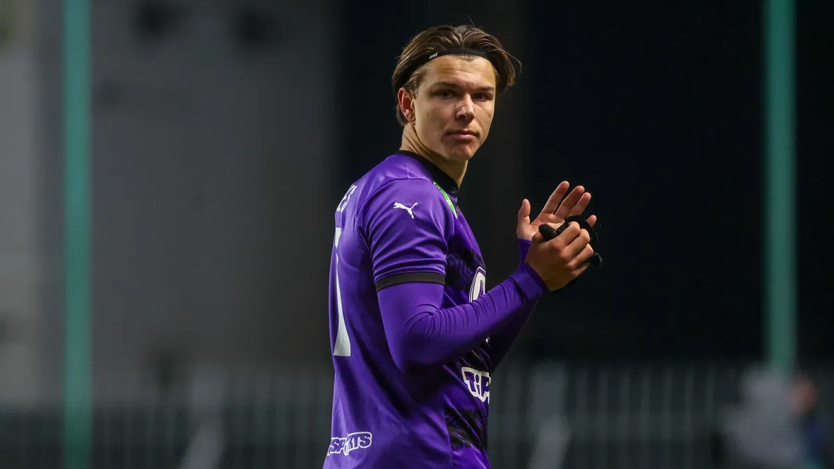 07:49 — Dénes Adrián az Újpesttől végleg a BVSC-hez került