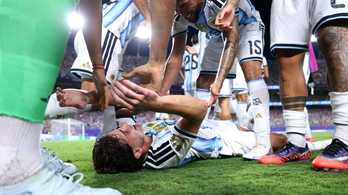 Videó: szenzációs tekerés – ezzel a 112. perces góllal jutott elődöntőbe Argentína