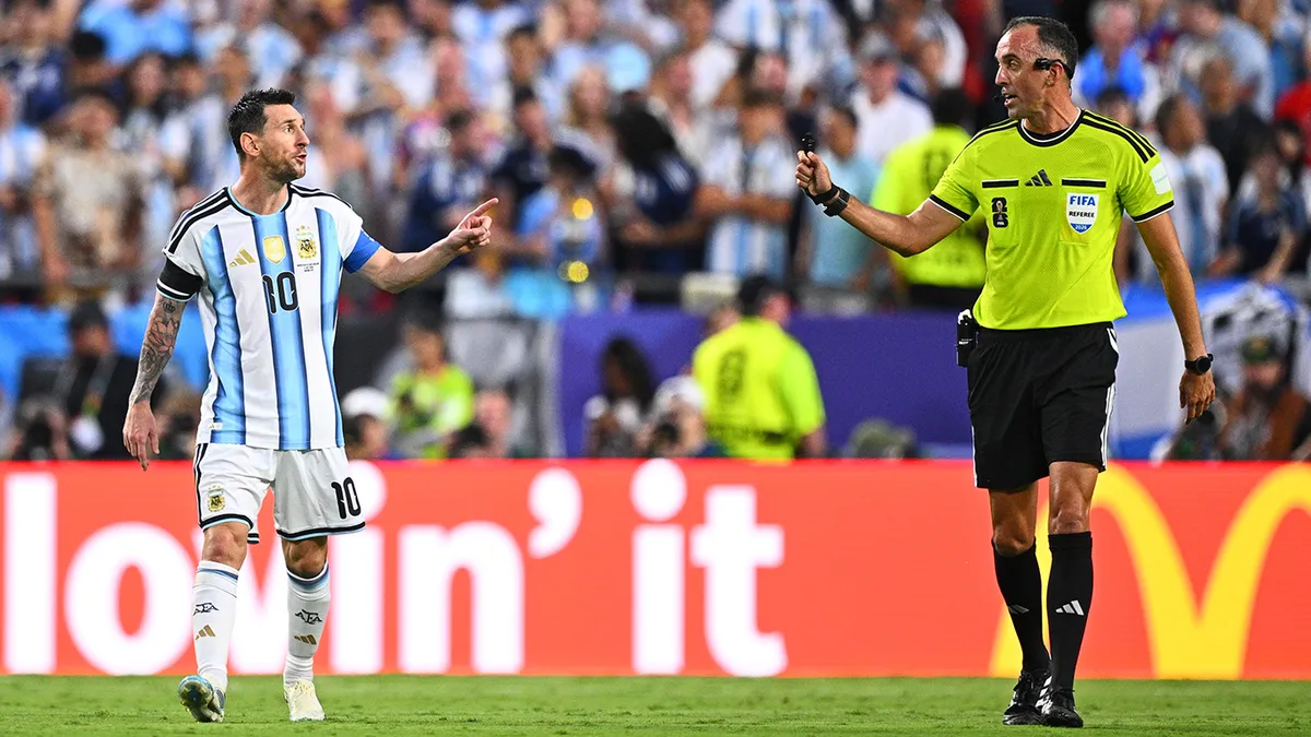 Messi: Ne legyen tiszteletlen! Beszéljen velem tisztelettel!