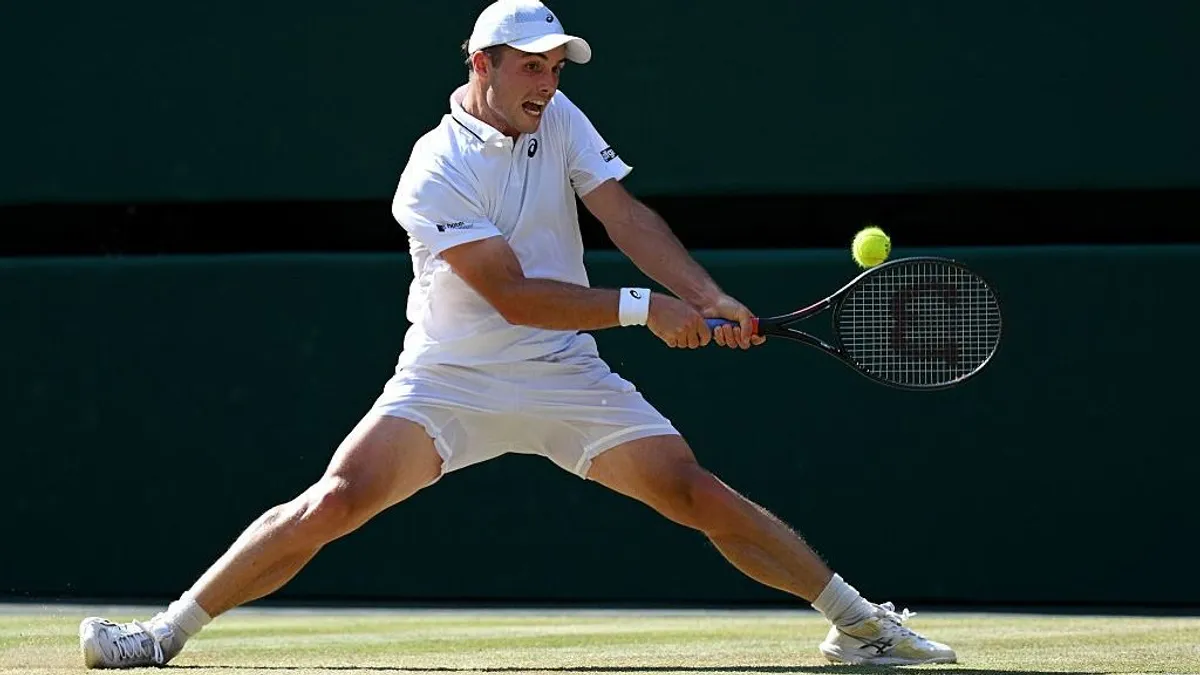 Wimbledon: szettet sem veszített a kilencedik kiemelt ellen, elődöntős a szabadkártyás angol teniszező