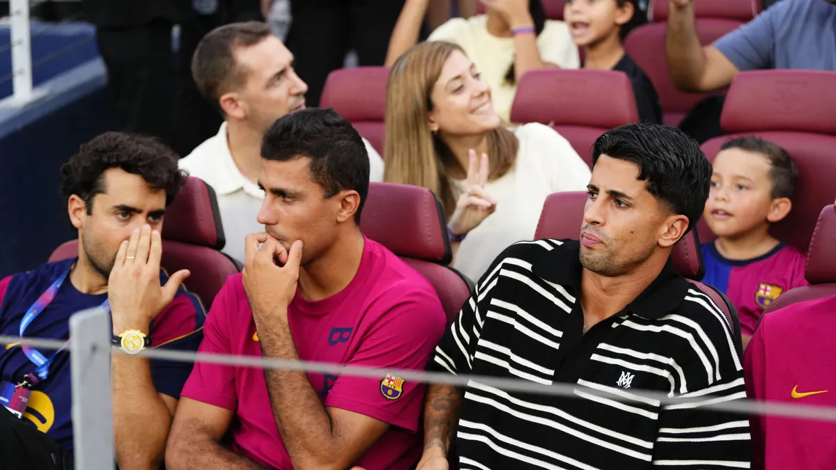Ki lesz az új 9-es? Akár Luis Suárez is befuthat Barcelonába