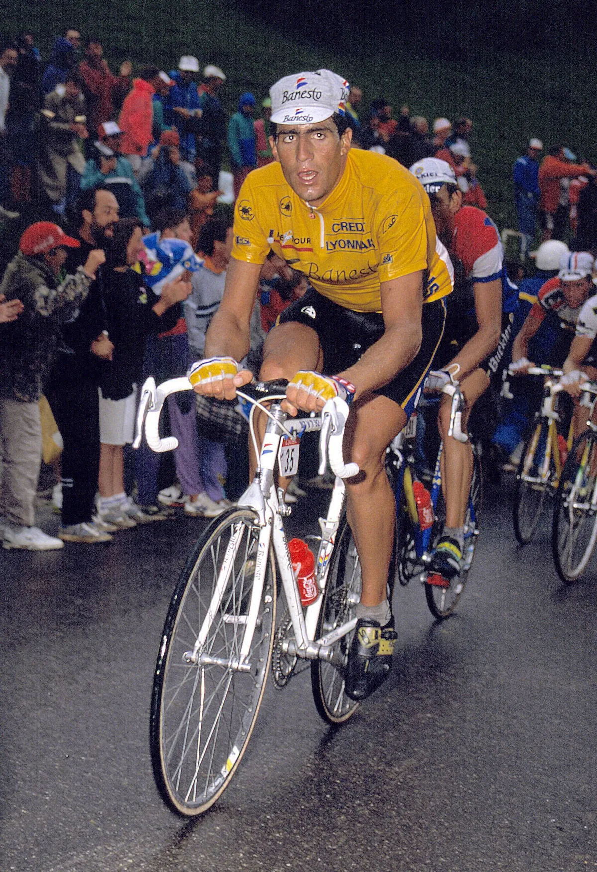 Miguel Indurain (Spanien / Banesto) trotzt am Anstieg dem Regen Radsport Herren Tour de France 1992, Straßenradsport, Ra
