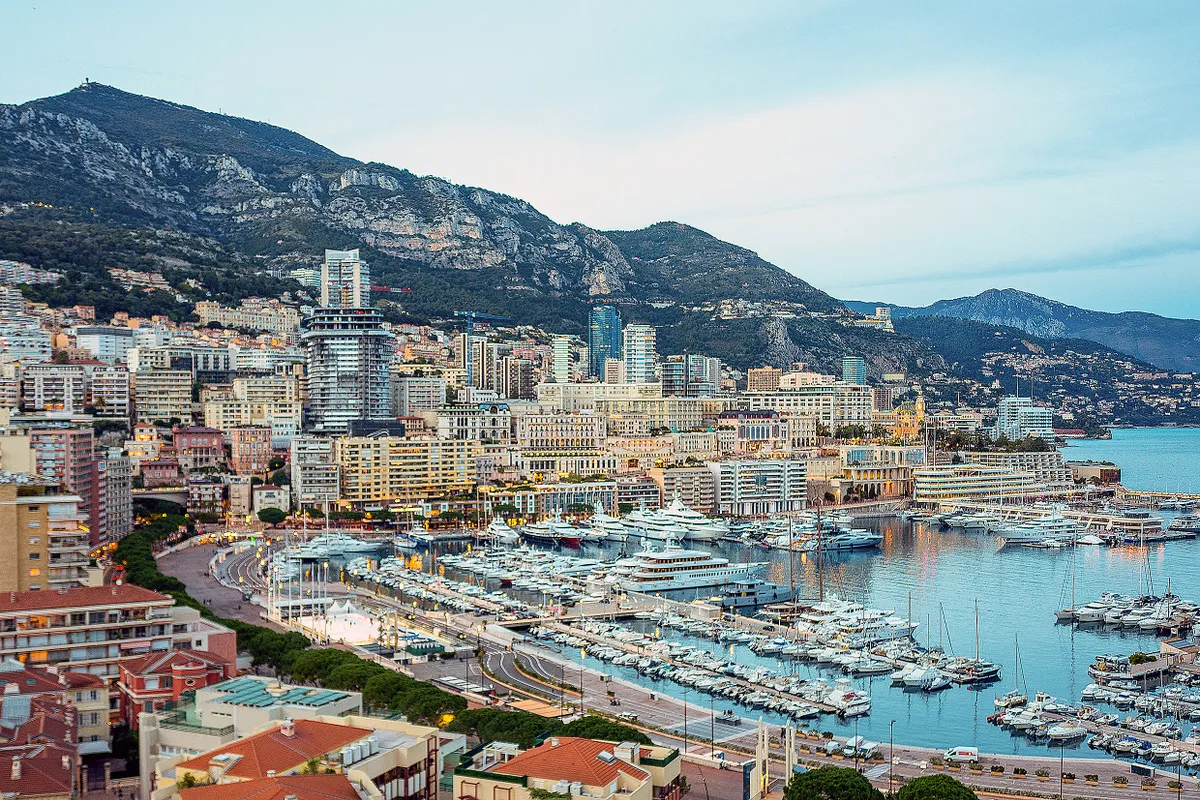 MONACO-MONACO-PORT-HERCULE-YACHTS-CITYSCAPE