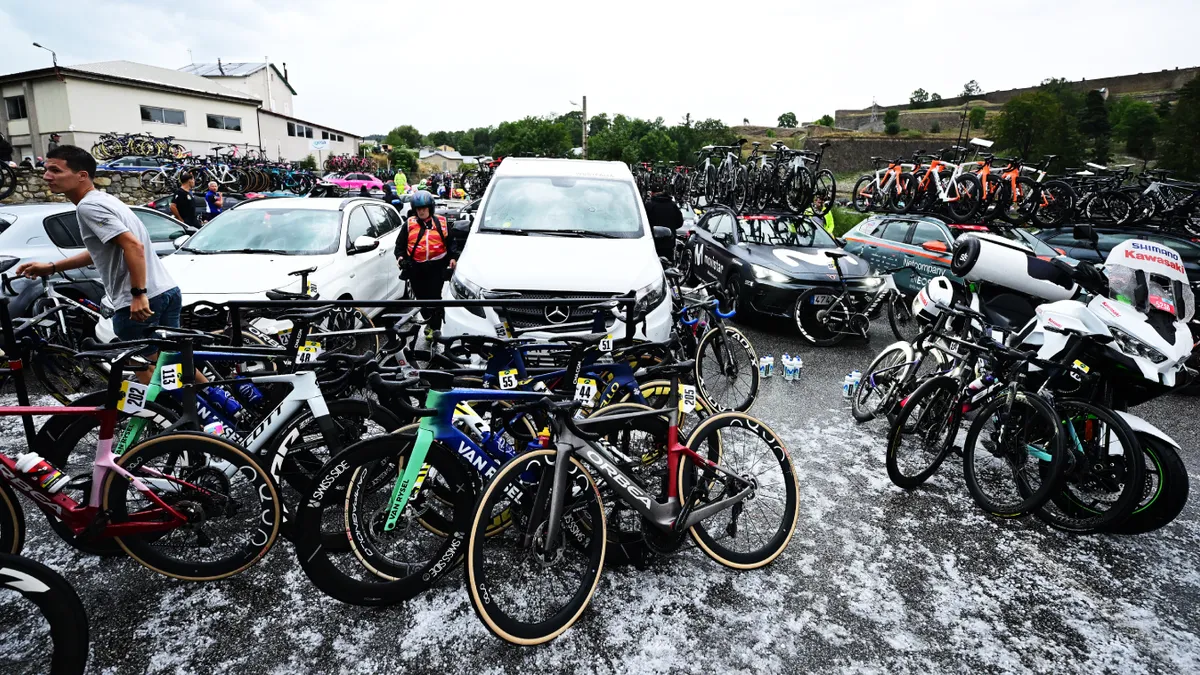 Vuelta: jégeső miatt törölték a harmadik szakaszt