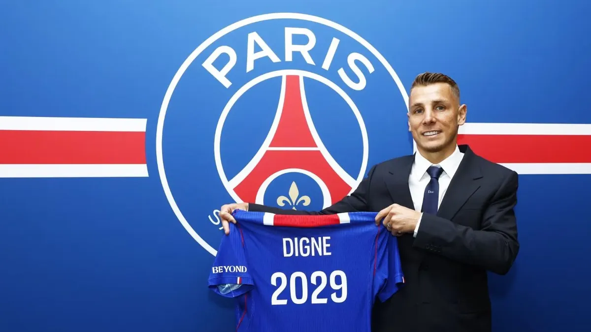 Francia válogatott balhátvéddel erősített a PSG – hivatalos