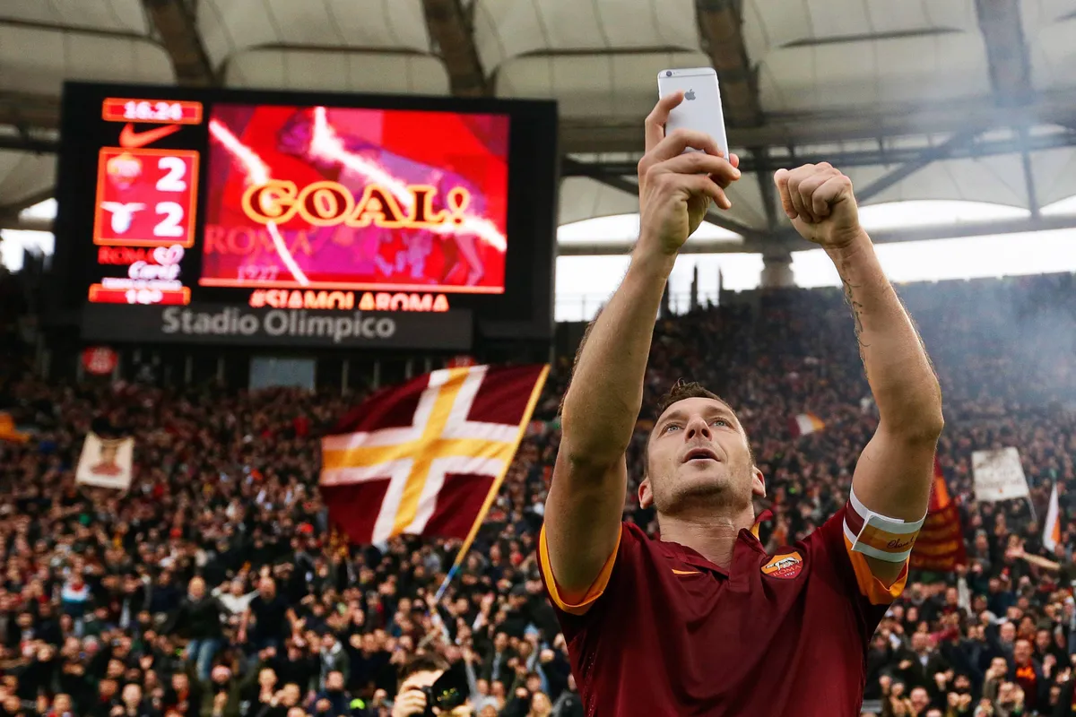 Aktuell Fußball Italien Serie A AS Rom Lazio Rom Selfie Jubel von Totti Francesco Totti of AS