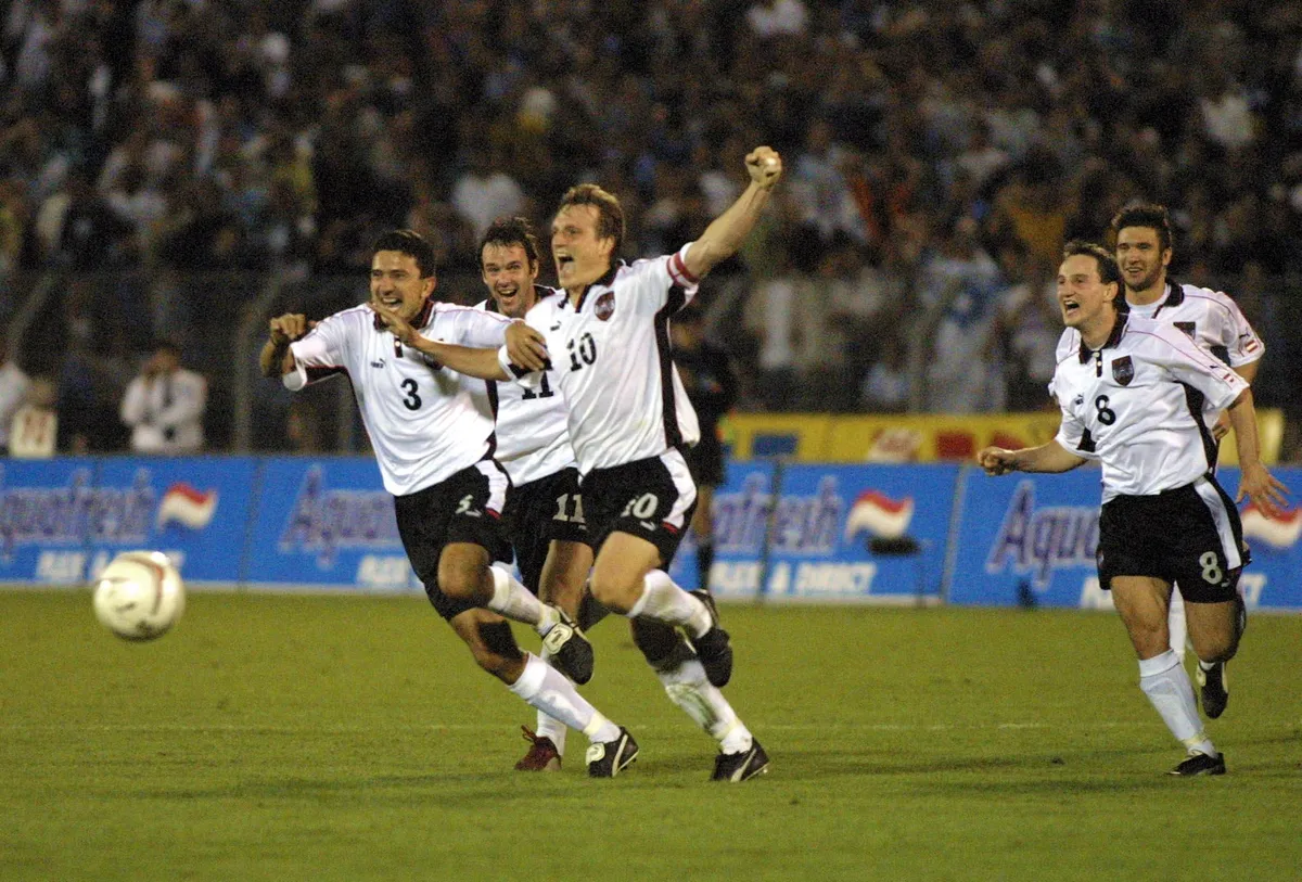 SOCCER-WC2002-ISRAEL-AUSTRIA