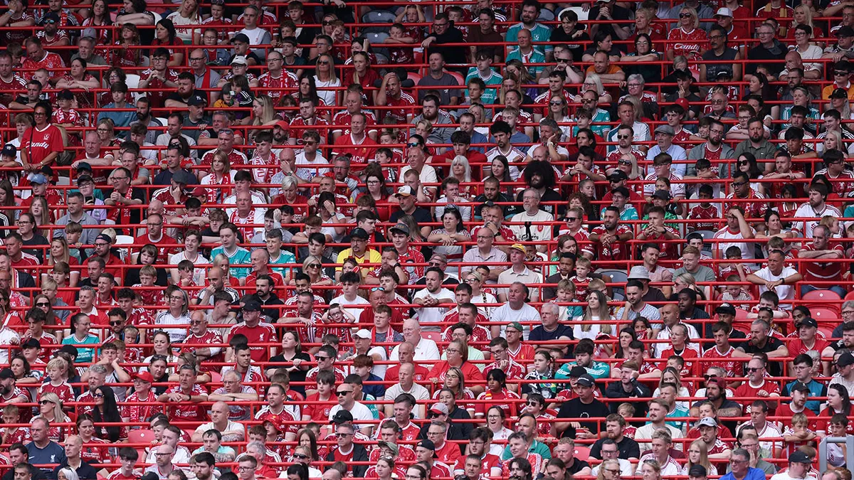 Változás 17 év után: jövő nyártól új, török mezszponzora lesz a Liverpoolnak