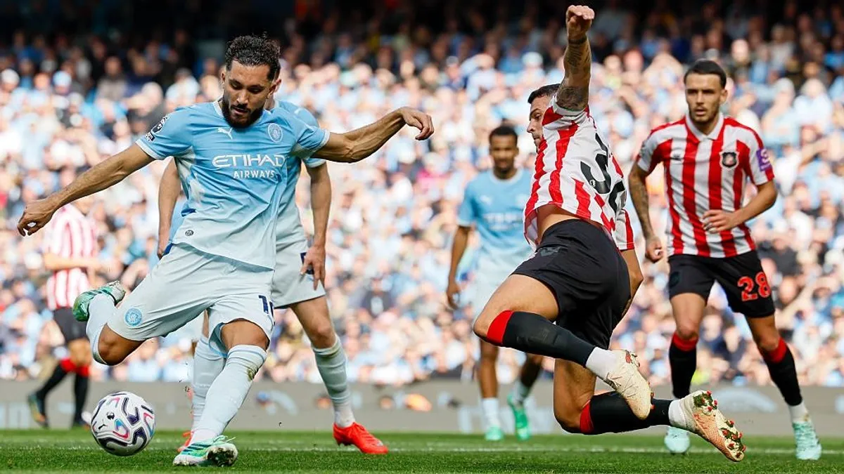 Őrült meccs Manchesterben: hiába a Brobbey-tripla, a City legyőzte a Sunderlandet