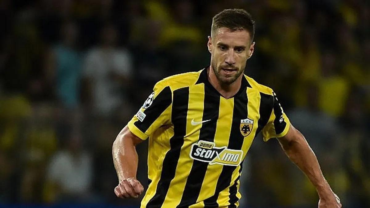 Botlott az AEK, Varga Barnabás csak csere volt