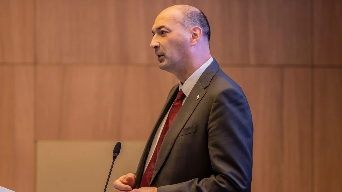 Újabb öt évre Sterbenz Tamás a TF rektora