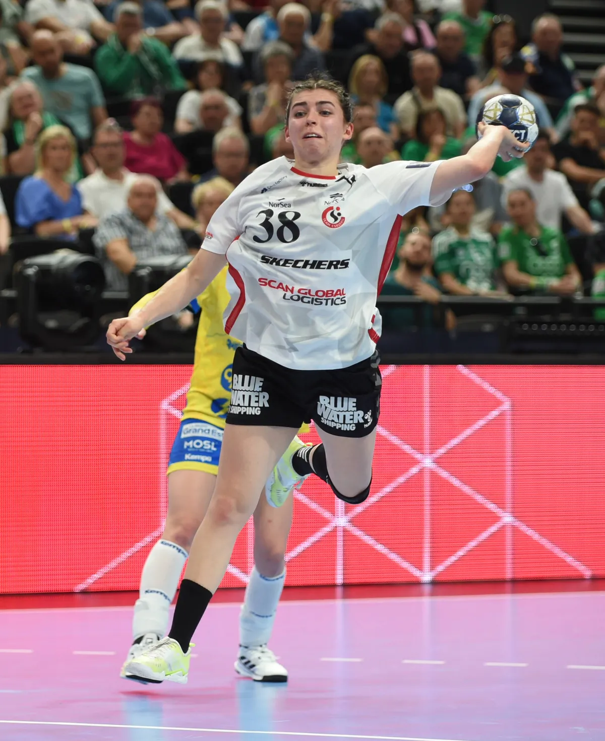 Team Esbjerg Faces Metz Handball On The 3rd Placement Match Of The EHF Final 4 Woman In Budapest On June 1th